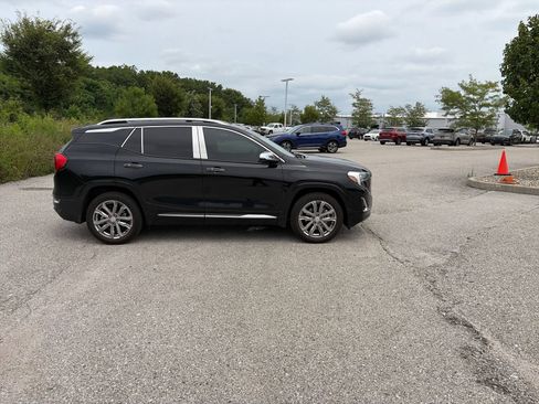 Used 2018 GMC Terrain Denali w/ Advanced Safety Package AWD/4WD image 9