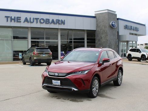 Used 2024 Toyota Venza XLE AWD/4WD image 1