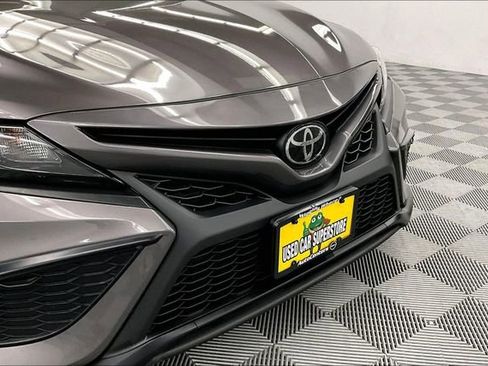 Used 2024 Toyota Camry SE image 32