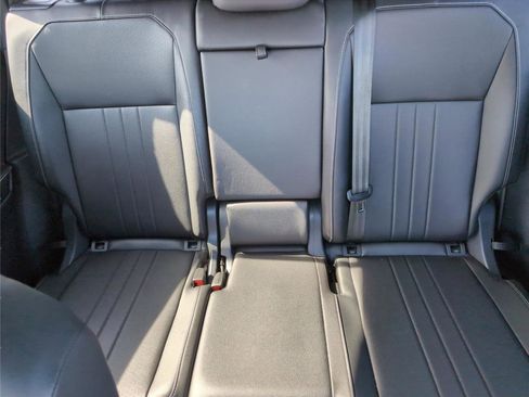 Used 2023 Volkswagen Tiguan SE R-Line image 26