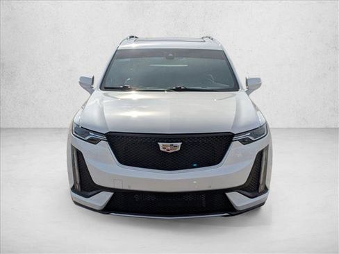 Used 2021 Cadillac XT6 Sport image 2