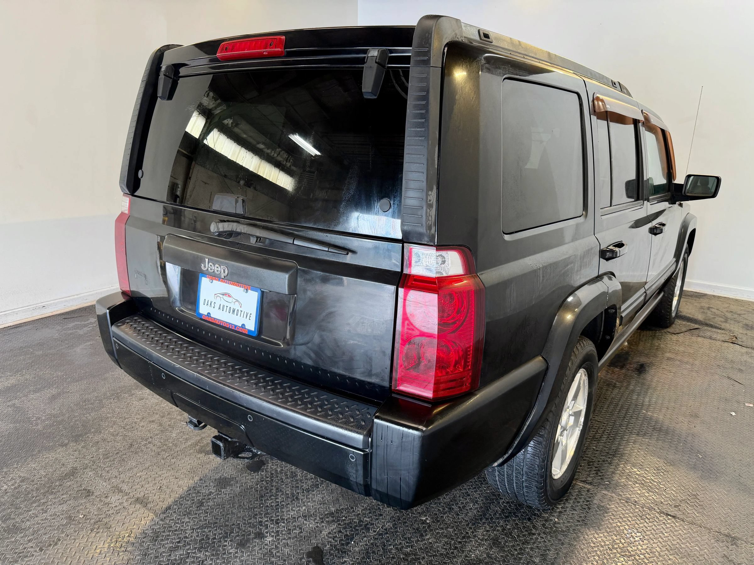 Used 2007 Jeep Commander Sport RWD image 7