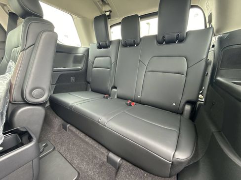 New 2026 Nissan Pathfinder Platinum AWD/4WD image 31