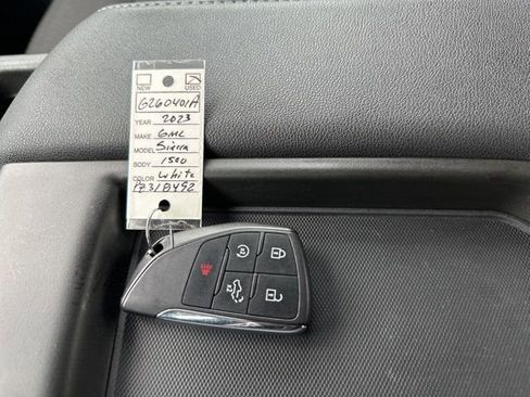 Used 2023 GMC Sierra 1500 Elevation image 28