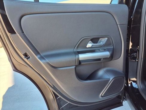 Used 2025 Mercedes-Benz GLA 250 4MATIC image 17