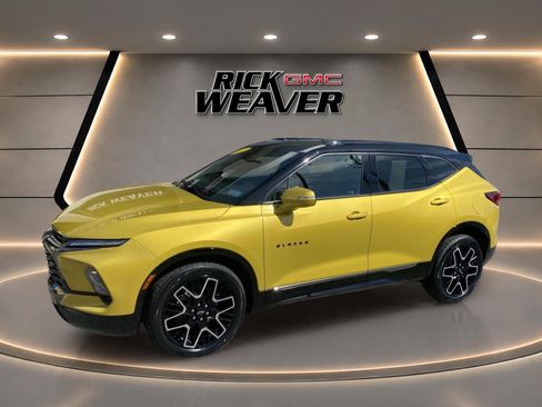 Used 2023 Chevrolet Blazer RS w/ Driver Confidence II Package AWD/4WD image 3
