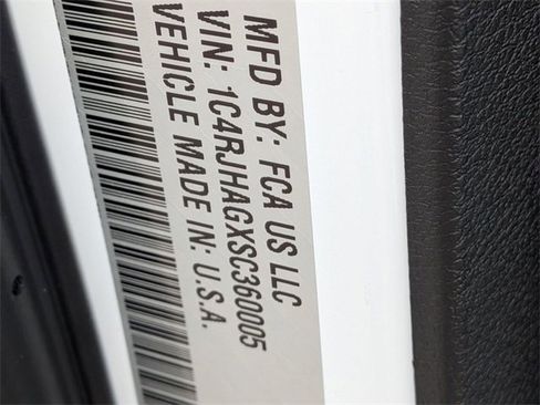 New 2025 Jeep Grand Cherokee Altitude image 32