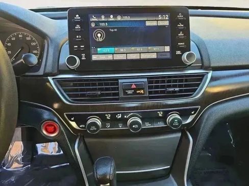 Used 2018 Honda Accord EX image 11