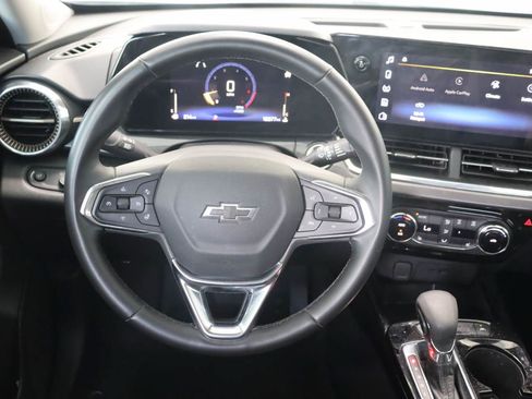 Used 2025 Chevrolet Trax ACTIV w/ Driver Confidence Package FWD image 9