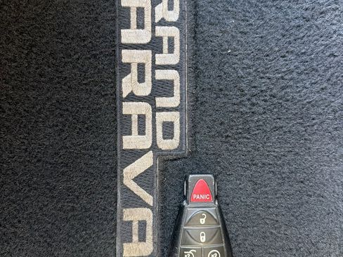 Used 2017 Dodge Grand Caravan SXT w/ Driver Convenience Group image 71