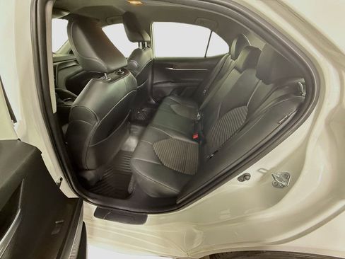 Certified 2021 Toyota Camry SE image 17