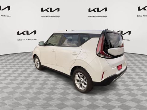 Certified 2023 Kia Soul LX FWD image 6