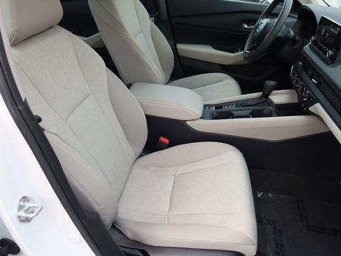 Certified 2025 Honda Accord SE image 11