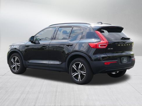 Used 2023 Volvo XC40 B5 Plus w/ Climate Package AWD/4WD image 5