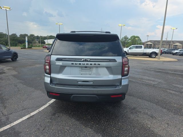 Used 2023 Chevrolet Suburban Z71 w/ Luxury Package AWD/4WD image 4