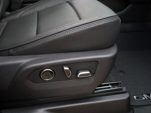 New 2026 GMC Yukon XL Denali w/ Denali Reserve Package image 9