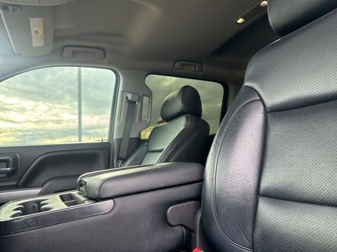 Used 2018 Chevrolet Silverado 1500 LT w/ LT Eassist Package image 26