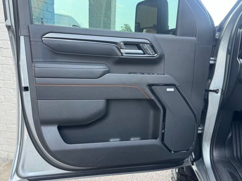 Used 2025 GMC Sierra 2500 AT4 w/ AT4 Premium Plus Package AWD/4WD image 39