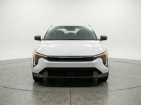 Used 2025 Kia K4 LXS image 2