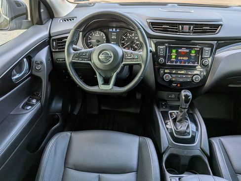 Used 2022 Nissan Rogue Sport SL w/ Premium Package image 16