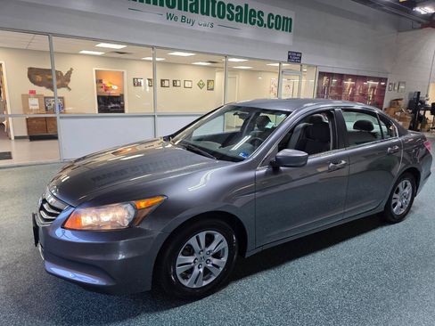 Used 2011 Honda Accord LX-P image 2