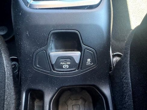 Used 2020 Jeep Renegade Sport w/ Sport Appearance Group image 9