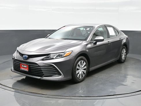 Used 2024 Toyota Camry LE FWD image 2