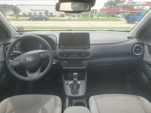 Used 2023 Hyundai Kona SEL w/ Convenience Package FWD image 9