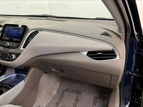 Used 2021 Chevrolet Malibu LT FWD image 15