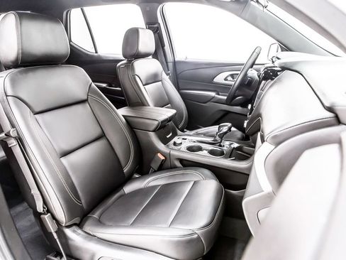 Used 2023 Chevrolet Traverse LT w/ LPO, Floor Liner Package AWD/4WD image 31
