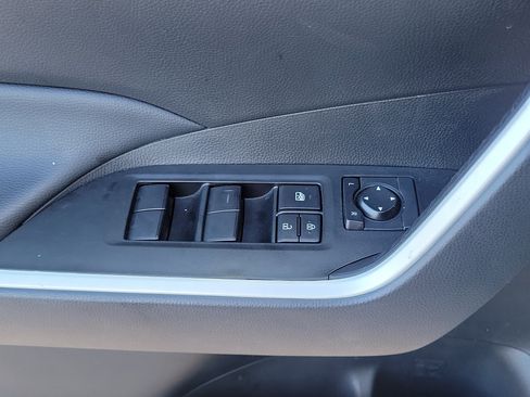 Used 2025 Toyota RAV4 LE image 23