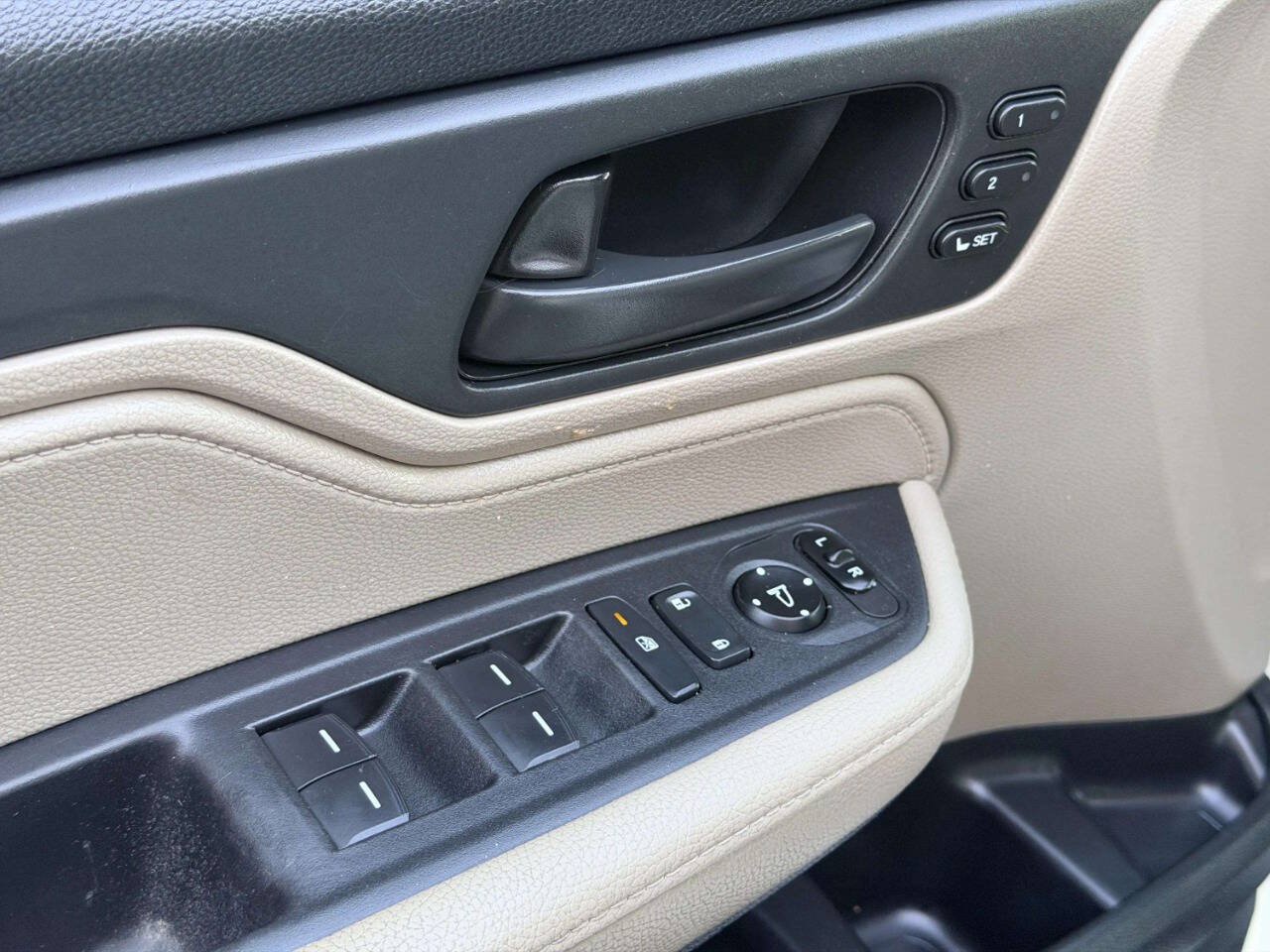 Used 2019 Honda Odyssey EX-L image 18