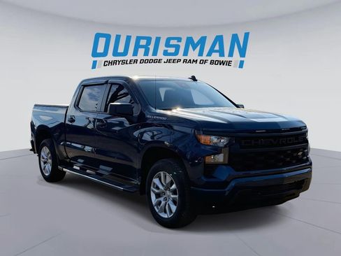 Used 2022 Chevrolet Silverado 1500 Custom image 1