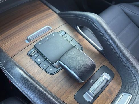 Used 2024 Mercedes-Benz GLS 450 4MATIC image 23