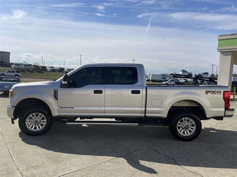 Certified 2019 Ford F250 XLT w/ XLT Value Package image 6