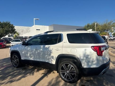 Used 2020 GMC Acadia SLT w/ Driver Alert Package II FWD image 8