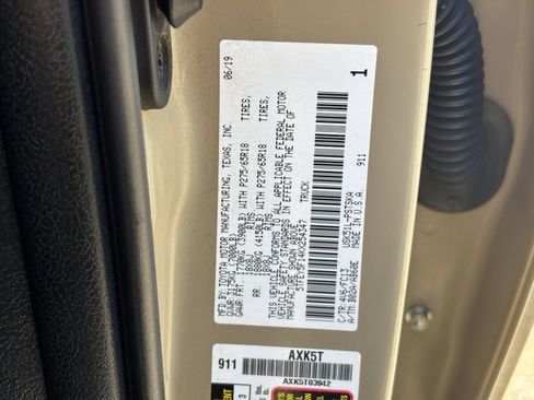 Used 2019 Toyota Tundra SR5 w/ SR5 Convenience Package RWD image 33