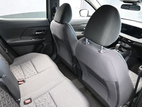 Used 2025 Nissan Kicks SV image 40