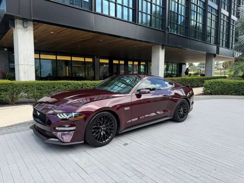 Used 2018 Ford Mustang GT Premium w/ GT Performance Package RWD image 6