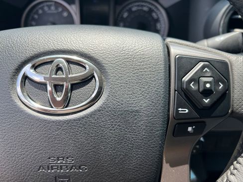 Used 2017 Toyota Tacoma SR5 w/ Tow Package RWD image 24