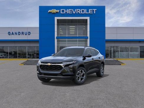 New 2026 Chevrolet Trax LT w/ LT Convenience Package FWD image 8
