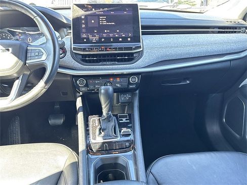 Certified 2022 Jeep Compass Latitude image 11