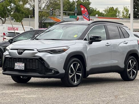 Used 2025 Toyota Corolla Cross AWD Hybrid w/ Convenience Package image 7