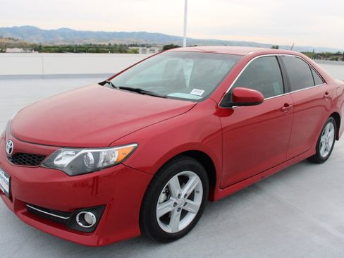 Used 2012 Toyota Camry SE image 6