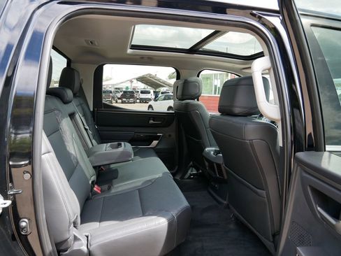 Used 2024 Toyota Tundra Limited w/ Power Package AWD/4WD image 9