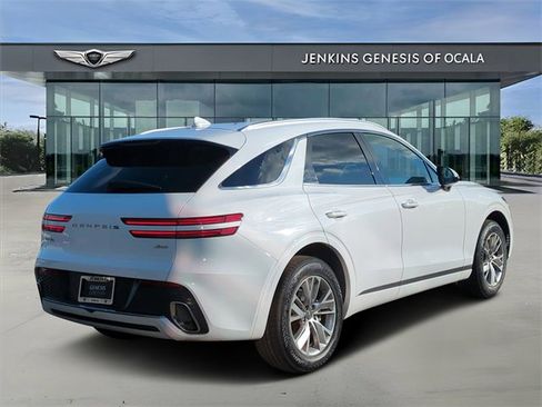 Certified 2022 Genesis GV70 2.5T image 3