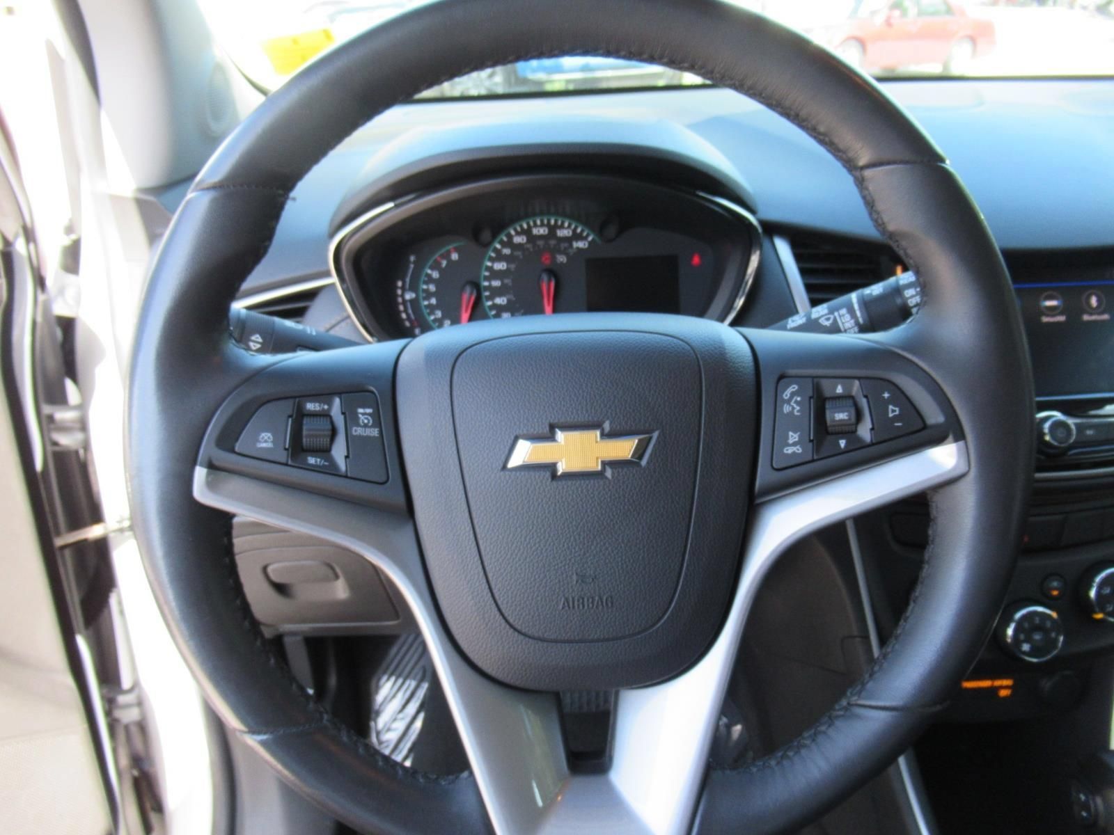 Used 2020 Chevrolet Trax LT w/ LT Convenience Package FWD image 21
