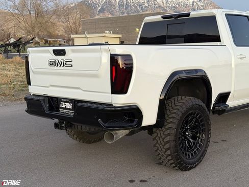Used 2026 GMC Sierra 2500 AT4X image 10