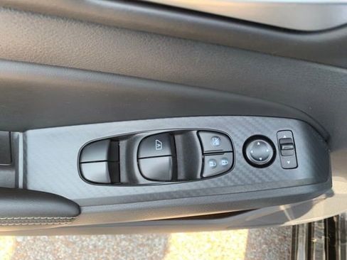 Used 2025 Nissan Altima 2.5 SV image 13