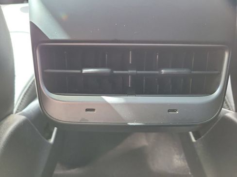 Used 2024 Tesla Model Y Long Range AWD/4WD image 20
